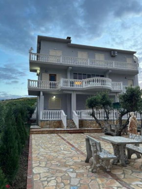 Villa RESA - Intero allogio